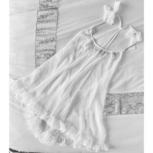 Hard To Find Victoria’s Secret Crystals White Babydoll Nightie Slip M ✨✨